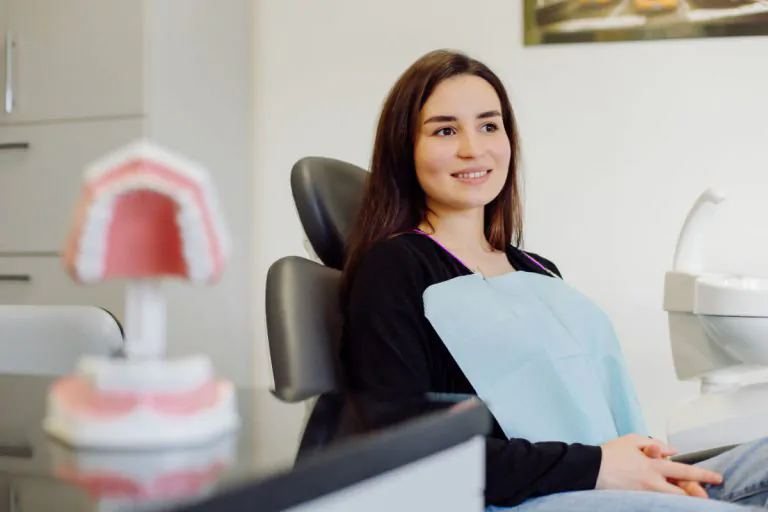 Pacjentka na fotelu dentystycznym